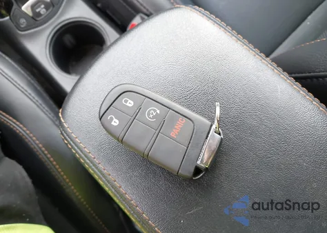 2020 Jeep Compass Limited 4X4 z USA, uszkodzony, nr VIN 3C4NJDCB5LT105079